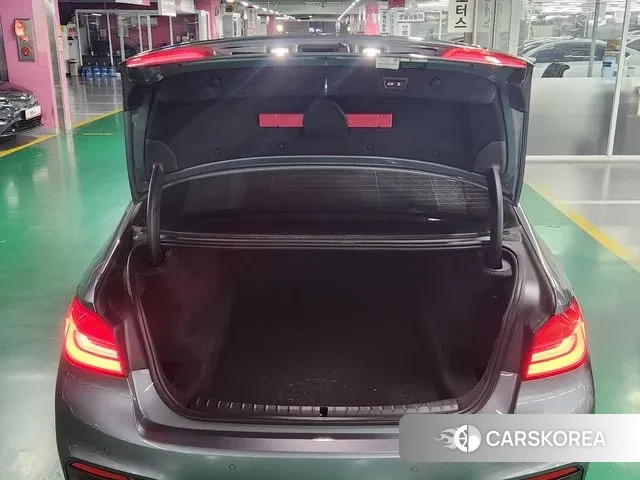 BMW 5 Series (G30) id 3408241 из Кореи 17