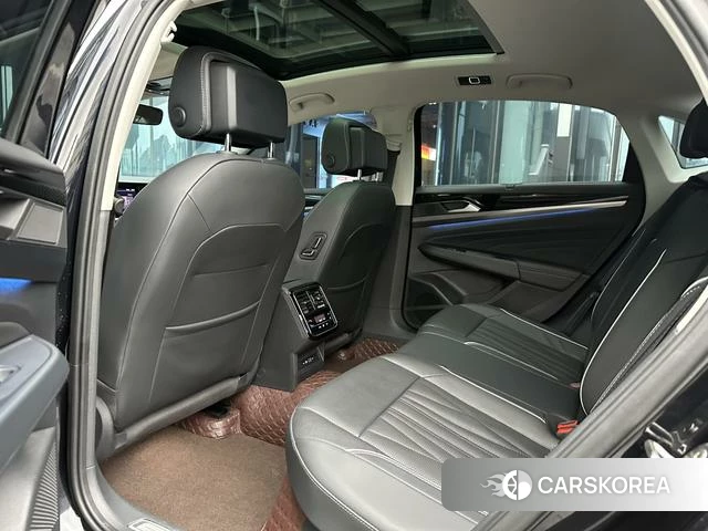 Volkswagen Passat id 4261707 из Китая 14