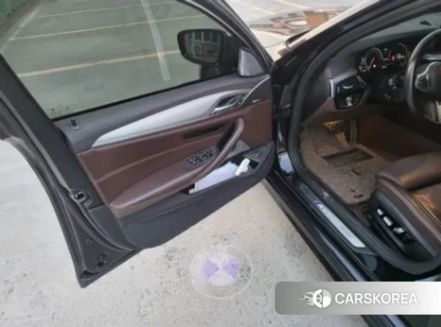 BMW 5 Series (G30) id 3423415 из Кореи 7