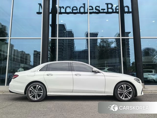 Mercedes-Benz E-class id 4264852 из Китая 16