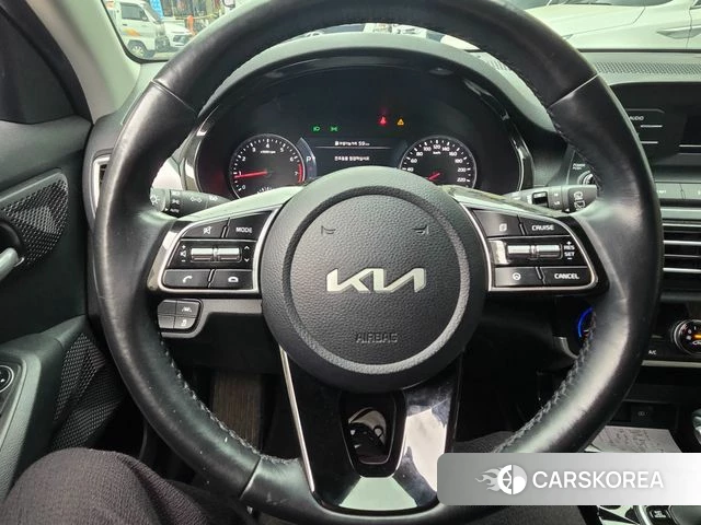 Kia Seltos id 4018512 из Кореи 14