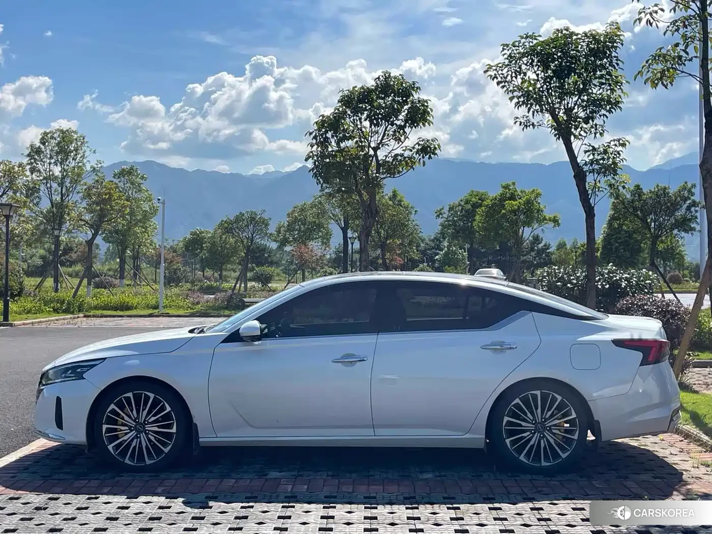 Nissan Altima id 4583729 из Китая 7