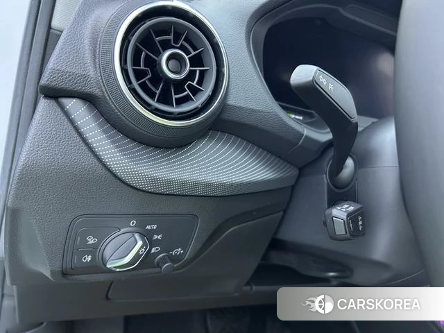 Audi Q2L e-tron id 4314825 из Китая 16