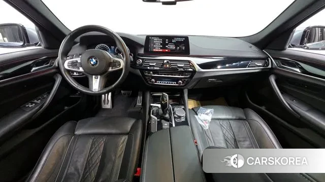 BMW 5 Series (G30) id 3469907 из Кореи 17