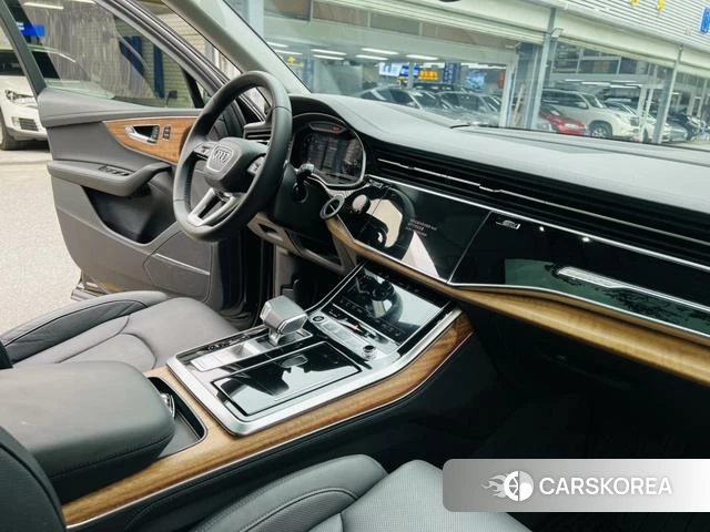 Audi Q7 id 4261264 из Китая 27