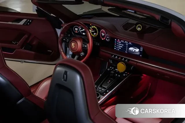 Porsche 911(992) id 3590942 из Кореи 8