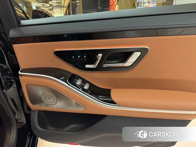 Mercedes-Benz S-class PHEV id 4260072 из Китая 23