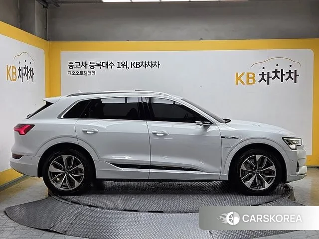 Audi e-Tron id 3054772 из Кореи 17