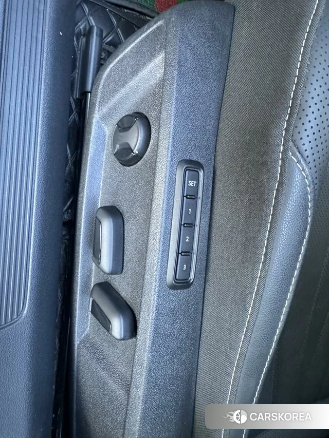 Volkswagen Passat id 4263865 из Китая 9