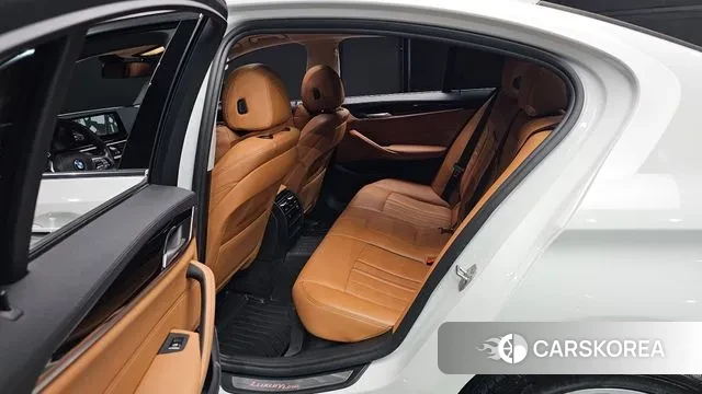 BMW 5 Series (G30) id 3455220 из Кореи 17