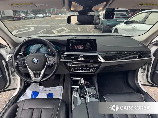 BMW 5 Series (G30) id 3403126 из Кореи 17