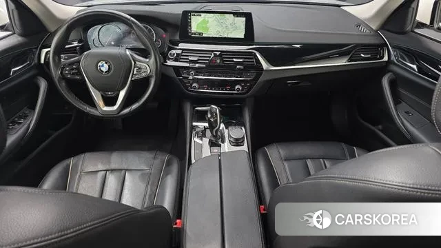 BMW 5 Series (G30) id 3682462 из Кореи 17