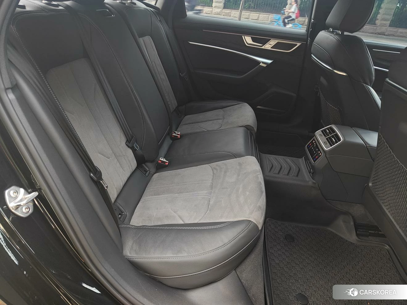 Audi A6L id 4513677 из Китая 26