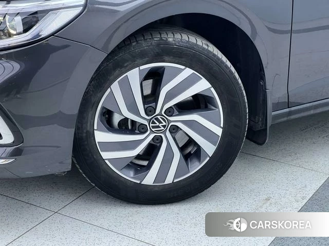 Volkswagen Bora id 4263107 из Китая 25