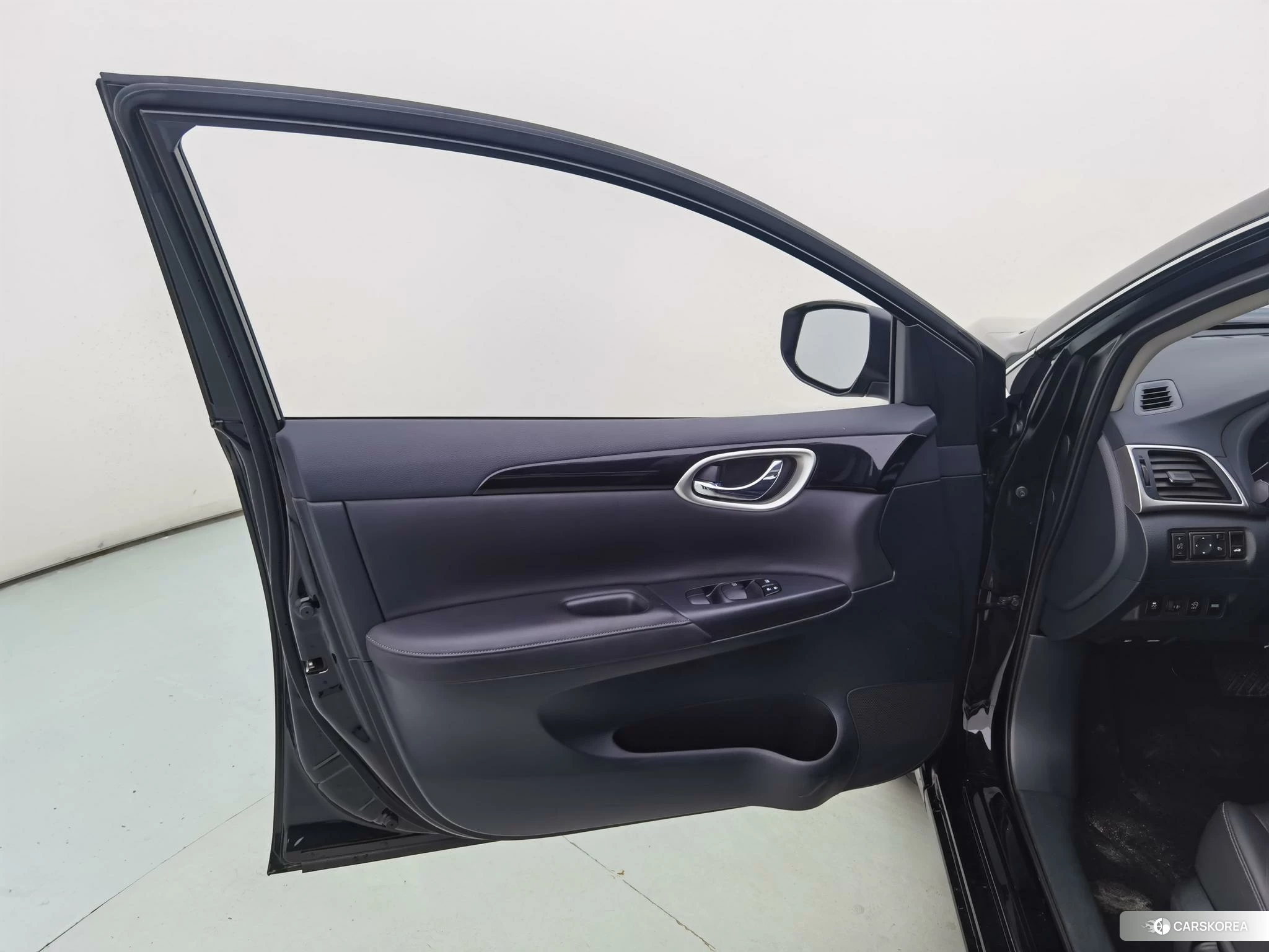 Nissan Xuan Yi id 4512461 из Китая 22
