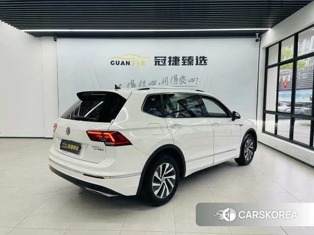 Volkswagen Tiguan L PHEV id 4211292 из Китая 13