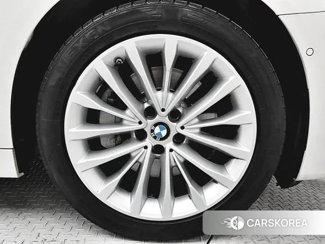 BMW 5 Series (G30) id 3412890 из Кореи 17