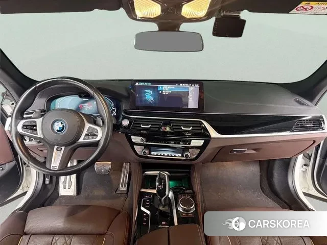 BMW 5 Series (G30) id 3734851 из Кореи 16