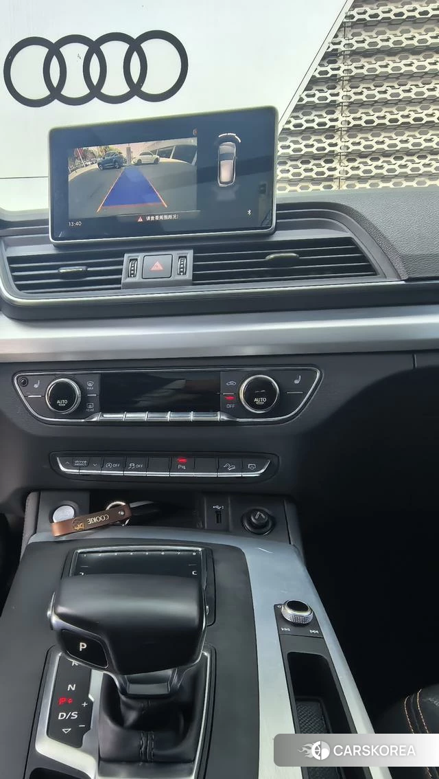 Audi Q5L id 3890655 из Китая 16