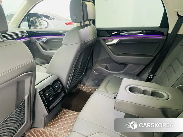 Volkswagen Touareg id 4394124 из Китая 17