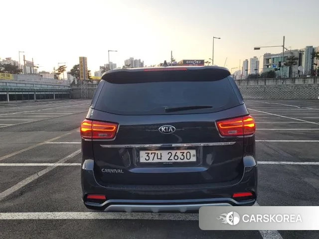 Kia The New Carnival id 3563213 из Кореи 17