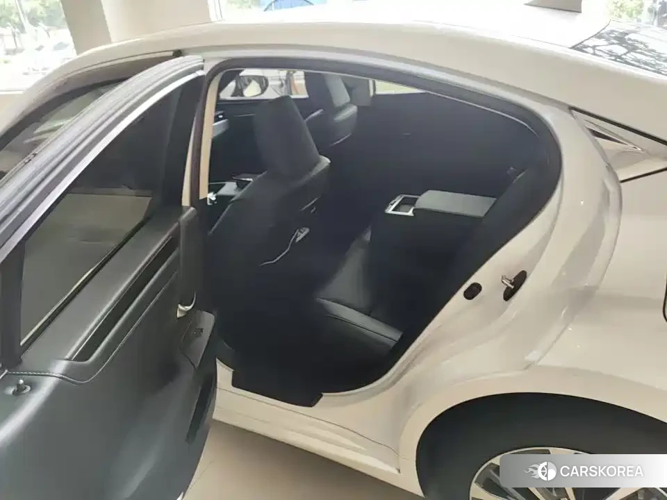 Lexus ES id 4679646 из Китая 7