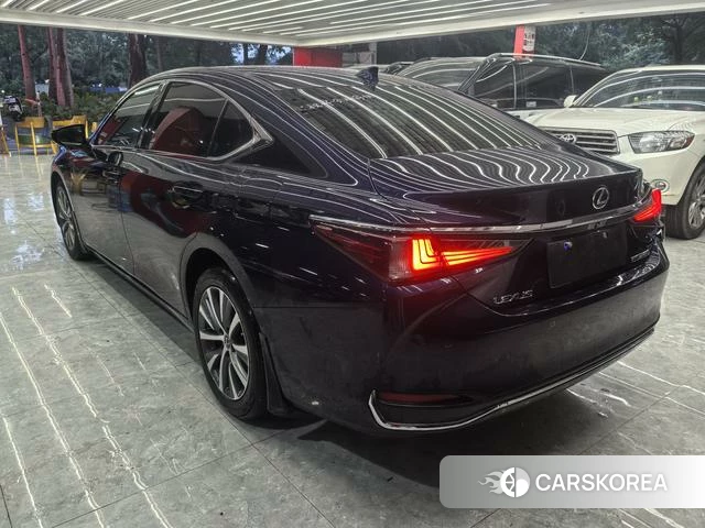 Lexus ES id 4300097 из Китая 23