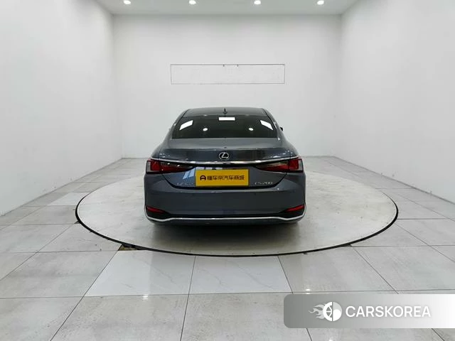 Lexus ES id 4208015 из Китая 17