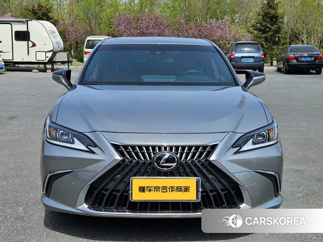 Lexus ES id 4213482 из Китая 7