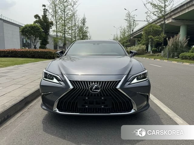 Lexus ES id 4301782 из Китая 12