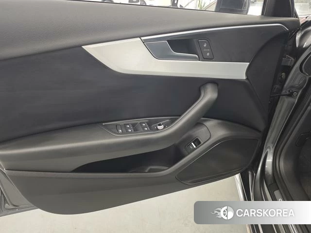 Audi A4L id 4236090 из Китая 22