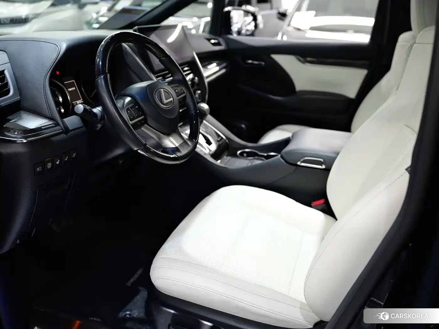 Lexus LM id 4649247 из Китая 8