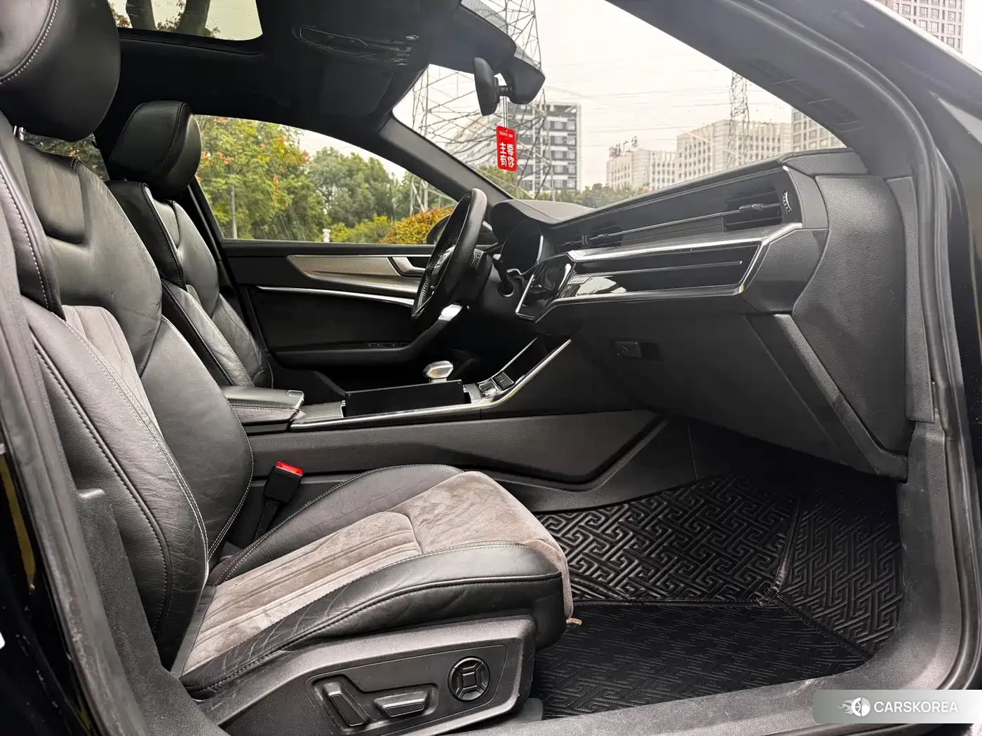 Audi A6L id 4583821 из Китая 12
