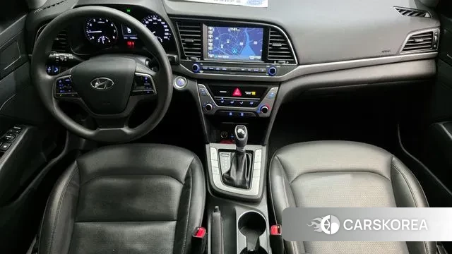 Hyundai Avante AD id 3096047 из Кореи 17