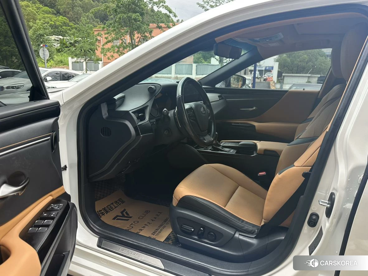 Lexus ES id 4467851 из Китая 9