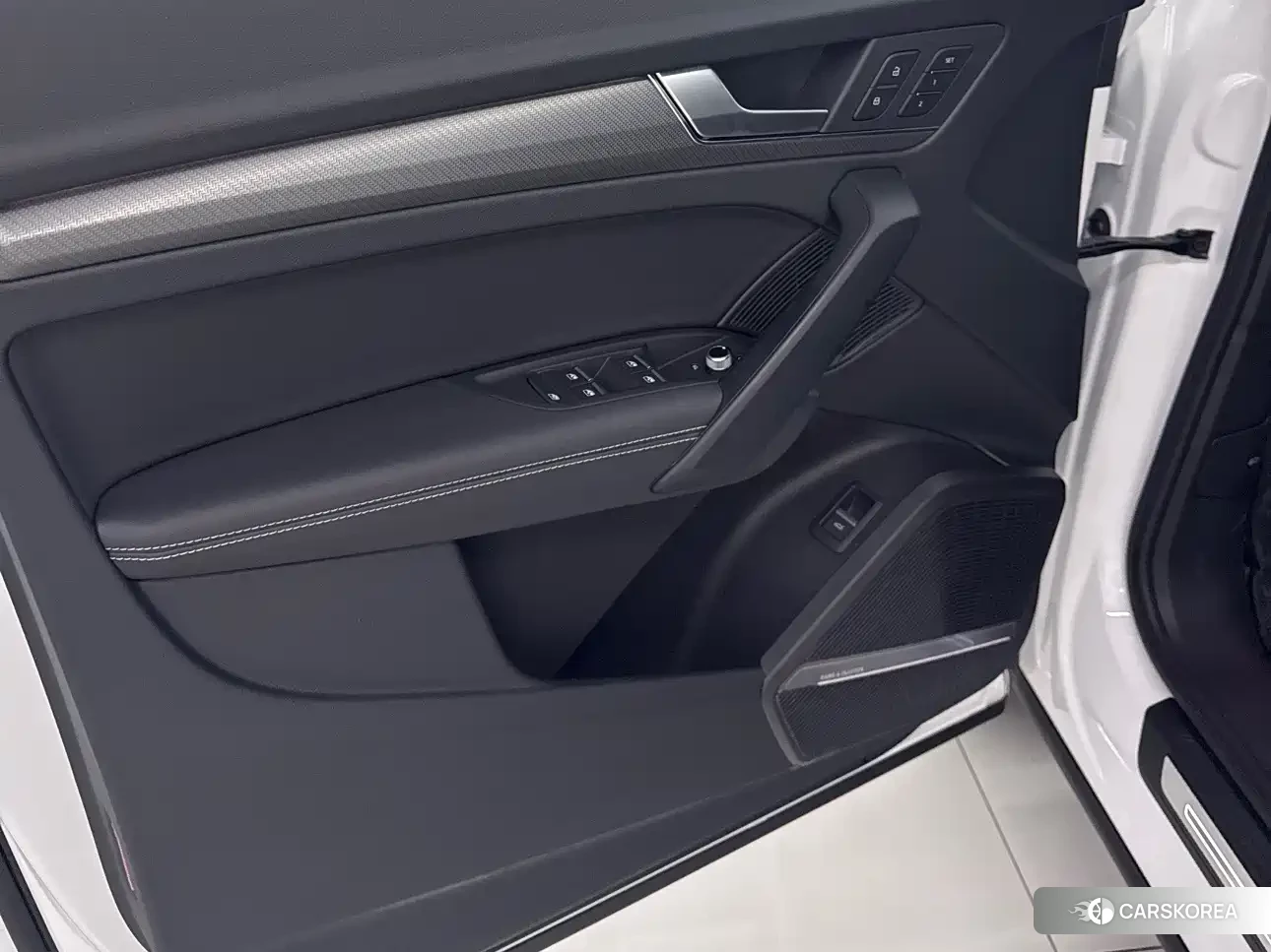 Audi Q5L id 4629101 из Китая 13