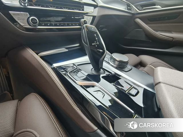 BMW 5 series PHEV id 4333418 из Китая 26