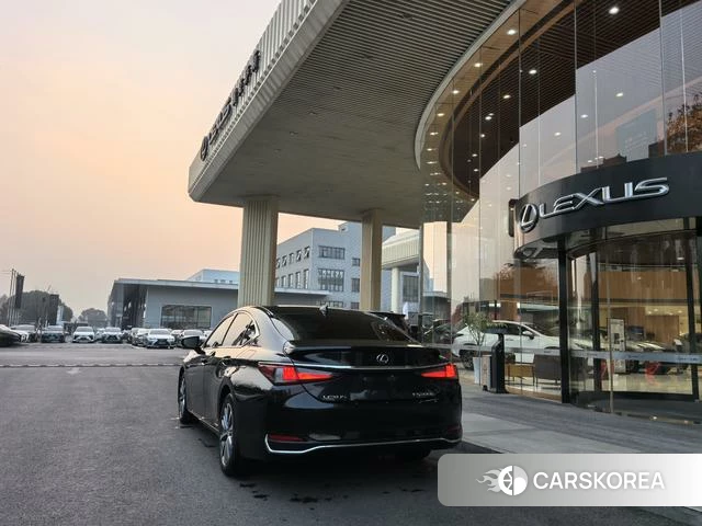 Lexus ES id 4279029 из Китая 14