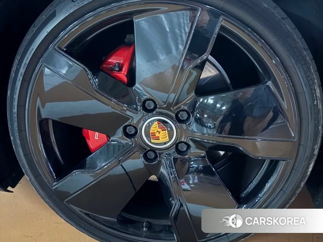 Porsche Taycan id 4206642 из Кореи 16