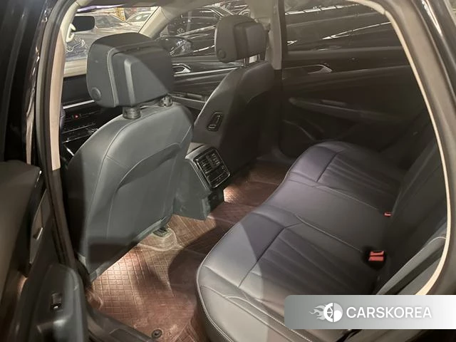 Volkswagen Passat id 4260384 из Китая 12