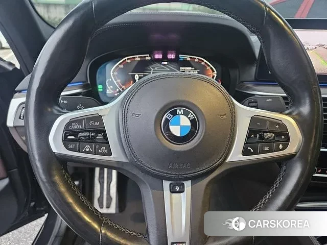 BMW 5 Series (G30) id 3315466 из Кореи 17