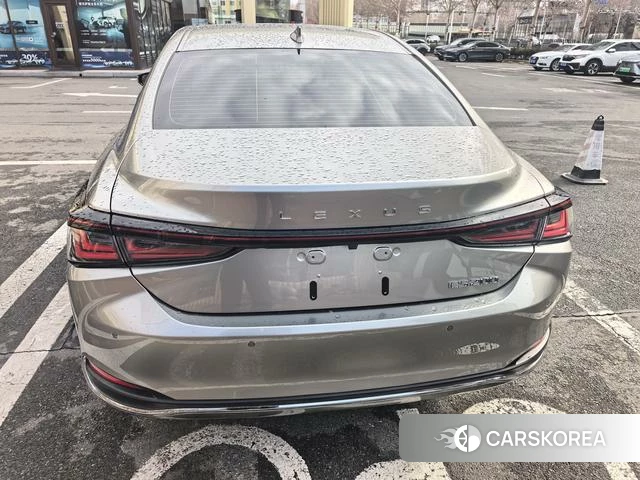 Lexus ES id 4263385 из Китая 10