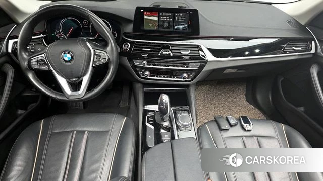 BMW 5 Series (G30) id 3845690 из Кореи 17