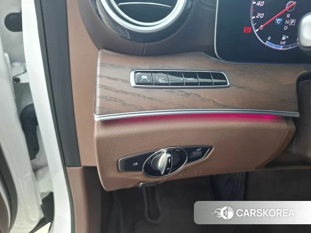 Mercedes-Benz E-Class W213 id 4610383 из Кореи 17