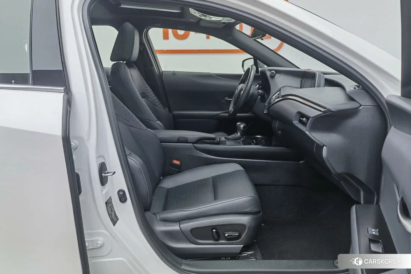 Lexus UX id 4454226 из Китая 21