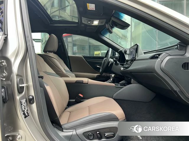 Lexus ES id 4374424 из Китая 32