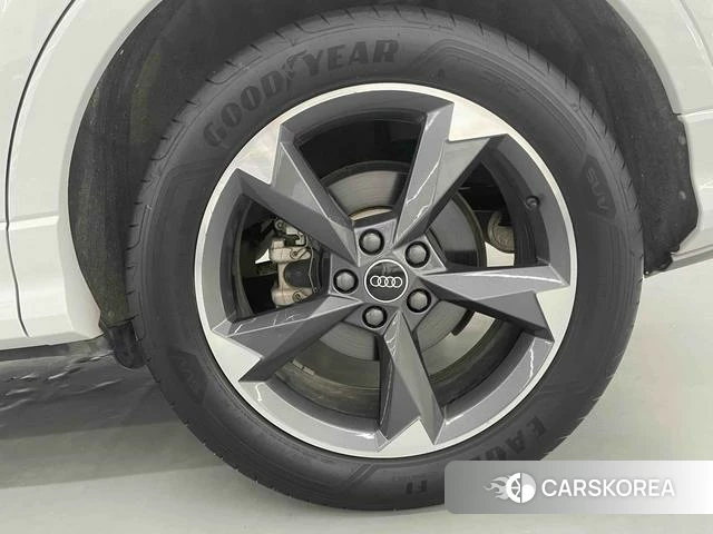 Audi Q3 id 4273292 из Китая 22