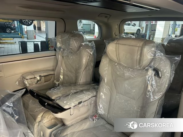 Lexus LM id 4336296 из Китая 8