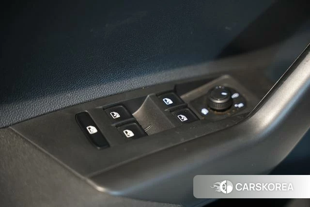 Volkswagen Polo id 4258641 из Китая 21