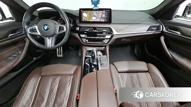 BMW 5 Series (G30) id 3417332 из Кореи 17